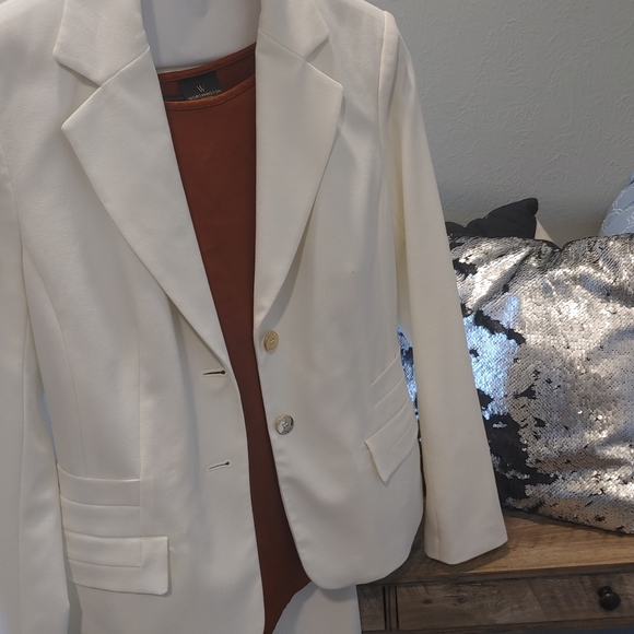 Size 2 Michael Kors 2-piece suit. Cream! Yasss! - Picture 6 of 15